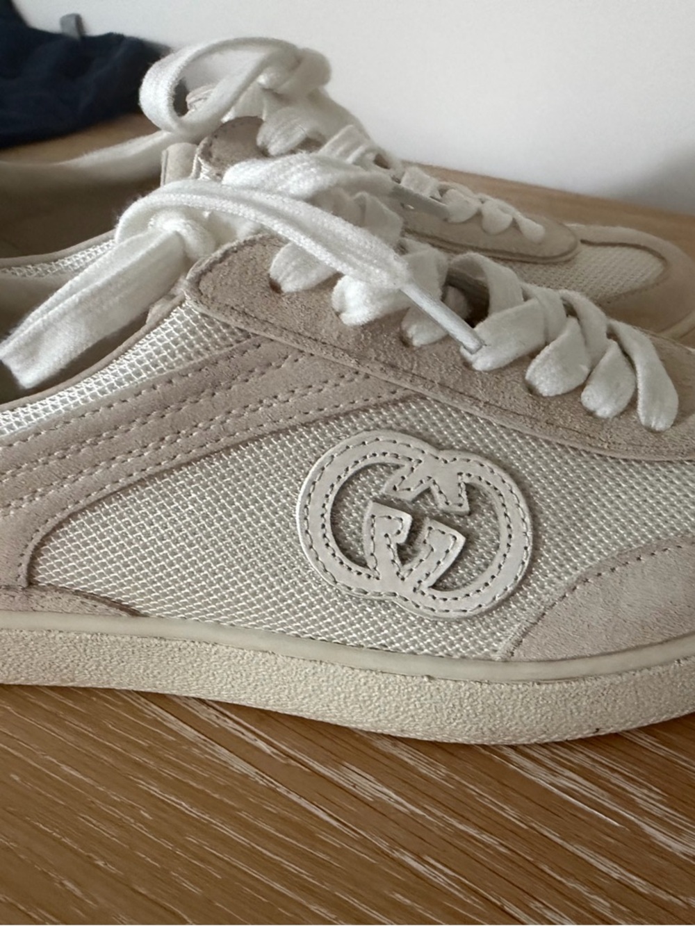 Gucci G75 Women’s Cream & Off-White Low-Top Leather Mesh Sneaker - Picture 2 of 15